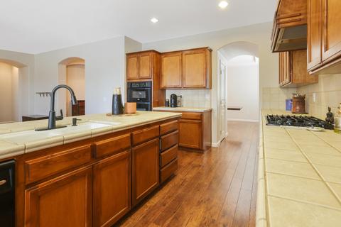 625 E Chestnut Ave, Visalia, CA 93292 photo 18