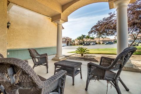 228 Del Monte Pl, Lemoore, CA 93245 photo 4