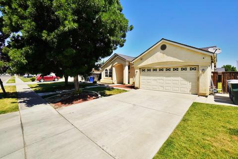 1588 Redbud St, Lemoore, CA 93245 photo 3