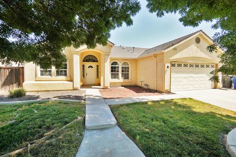 1588 Redbud St, Lemoore, CA 93245 photo 4