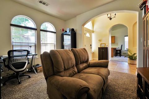 1588 Redbud St, Lemoore, CA 93245 photo 8
