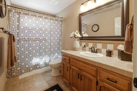 2806 E Harter Ct, Visalia, CA 93292 photo 14