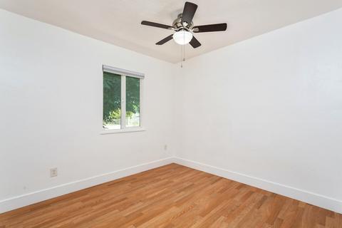400 E 2nd St, Hanford, CA 93230 photo 15