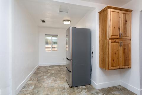 400 E 2nd St, Hanford, CA 93230 photo 8