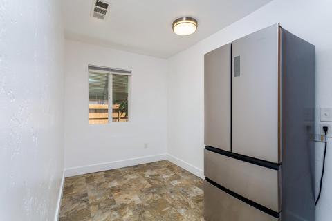 400 E 2nd St, Hanford, CA 93230 photo 7