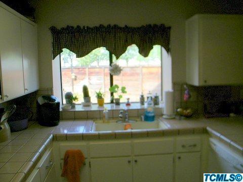 1850 E Babcock Ave, Visalia, CA 93292 photo 9