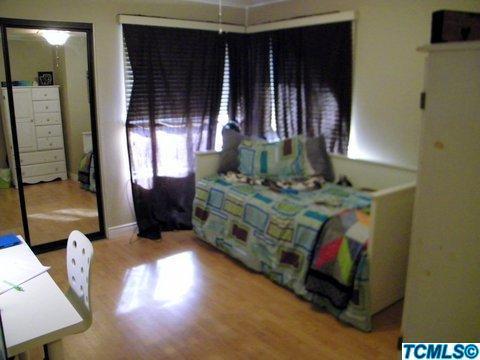 1850 E Babcock Ave, Visalia, CA 93292 photo 17