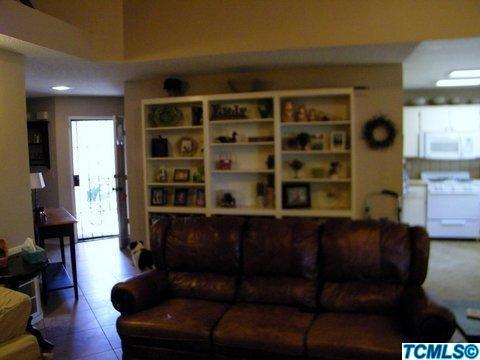 1850 E Babcock Ave, Visalia, CA 93292 photo 5