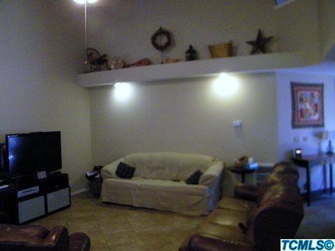 1850 E Babcock Ave, Visalia, CA 93292 photo 3