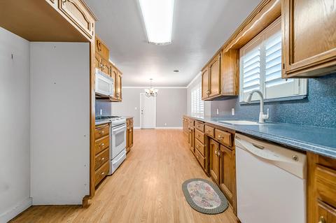 165 S Anderson Rd, Exeter, CA 93221 photo 2