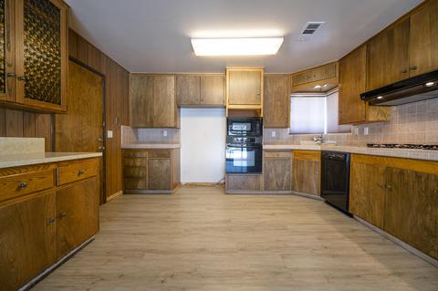 200 E Sycamore Dr, Hanford, CA 93230 photo 9