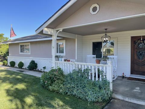 151 E Berkeley Ave, Tulare, CA 93274 photo 1