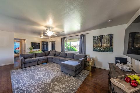 543 E Deodar Ln, Lemoore, CA 93245 photo 5