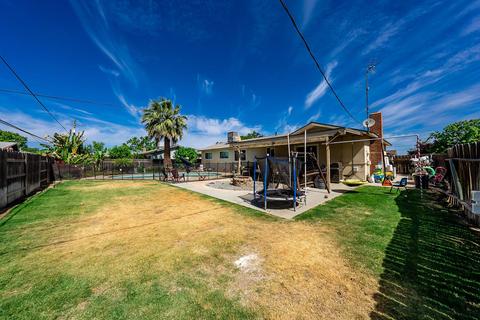 543 E Deodar Ln, Lemoore, CA 93245 photo 22