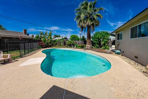 543 E Deodar Ln, Lemoore, CA 93245 photo 23