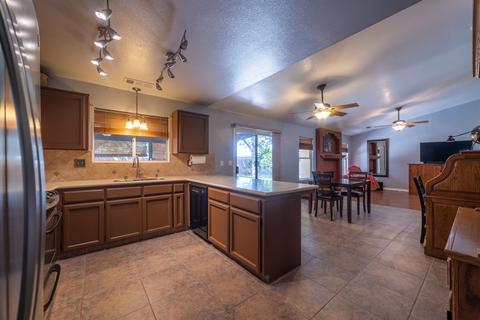 2512 E Arcata Ct, Visalia, CA 93292 photo 12