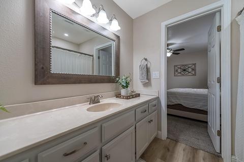 606 E Lark Ave, Visalia, CA 93292 photo 31