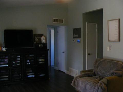 1039 N Enos St, Visalia, CA 93292 photo 10