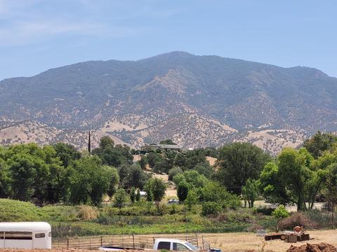 33193 Globe Dr, Springville, CA 93265 photo 2