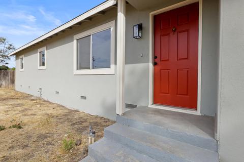 3148 E Cathie Ct, Visalia, CA 93292 photo 2