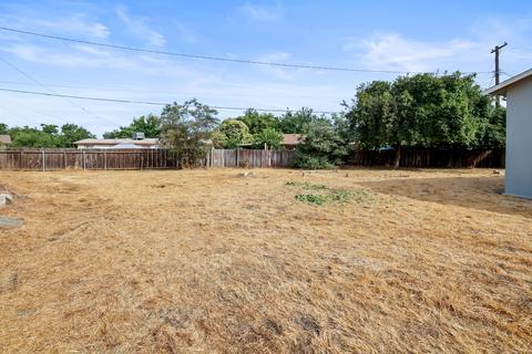 3148 E Cathie Ct, Visalia, CA 93292 photo 21