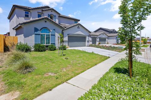 513 Daphne Ln, Lemoore, CA 93245 photo 2