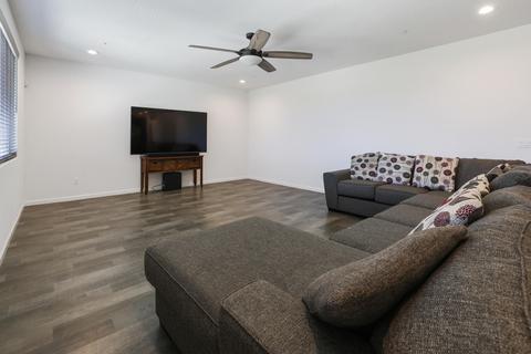 513 Daphne Ln, Lemoore, CA 93245 photo 9