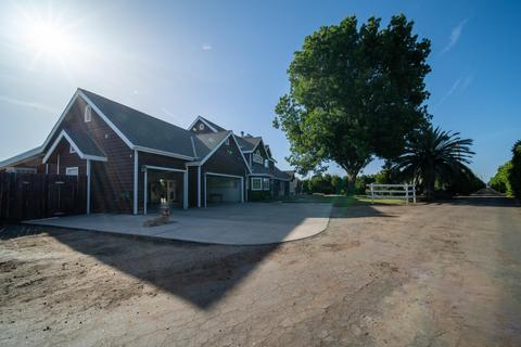 Undisclosed, Visalia, CA 93291