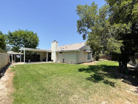 1065 Oakdale Ln, Lemoore, CA 93245 photo 21
