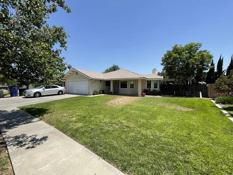 1065 Oakdale Ln, Lemoore, CA 93245 photo 2