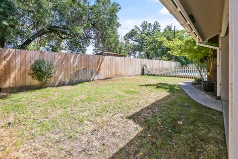 1926 E Parrish Ct, Visalia, CA 93292 photo 32