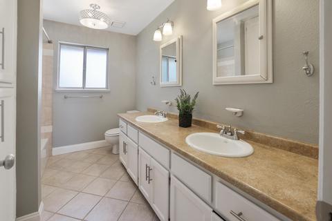1926 E Parrish Ct, Visalia, CA 93292 photo 27