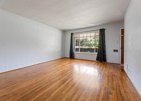 1010 W Iris Ave, Visalia, CA 93277 photo 8
