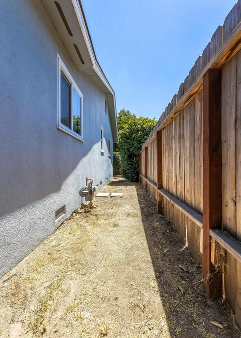 1010 W Iris Ave, Visalia, CA 93277 photo 37