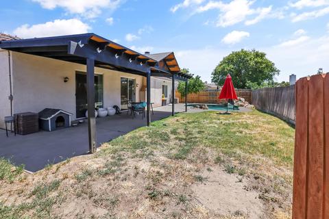 663 Bristol Ct, Lemoore, CA 93245 photo 35