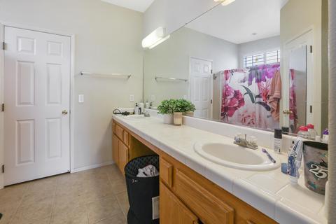 663 Bristol Ct, Lemoore, CA 93245 photo 21