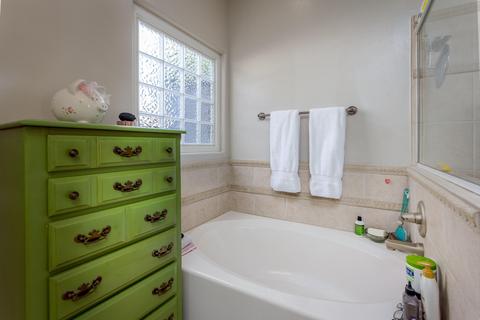 2003 E Parkview Ct, Visalia, CA 93292 photo 21