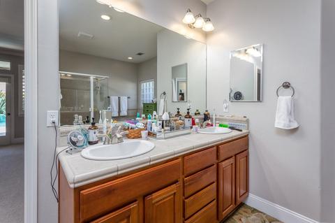 2003 E Parkview Ct, Visalia, CA 93292 photo 20