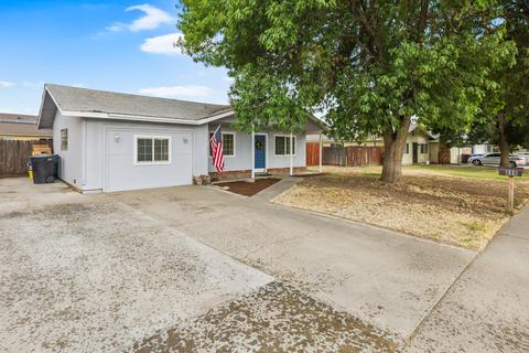 888 E Cinnamon Dr, Lemoore, CA 93245 photo 2