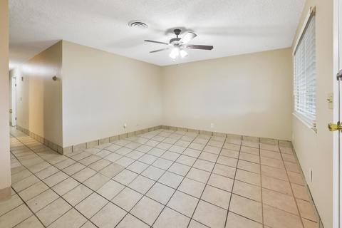 888 E Cinnamon Dr, Lemoore, CA 93245 photo 6