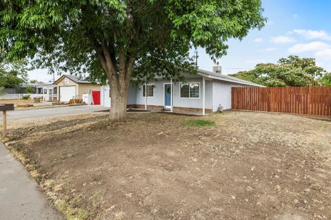 888 E Cinnamon Dr, Lemoore, CA 93245 photo 3