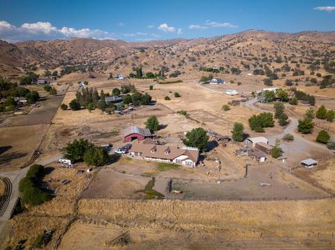 31310 Gordon Dr, Exeter, CA 93221 photo 2