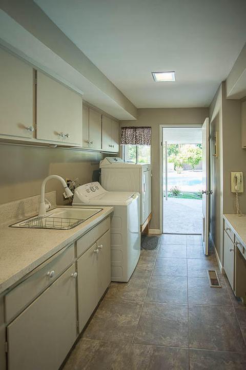 3044 W Iris Ave, Visalia, CA 93277 photo 16