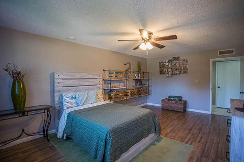3044 W Iris Ave, Visalia, CA 93277 photo 14