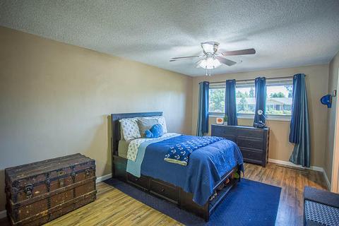3044 W Iris Ave, Visalia, CA 93277 photo 12