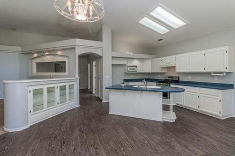 1446 E Parkview Ct, Visalia, CA 93292 photo 7