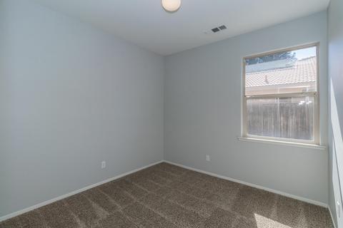 1446 E Parkview Ct, Visalia, CA 93292 photo 23