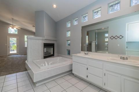 1446 E Parkview Ct, Visalia, CA 93292 photo 15