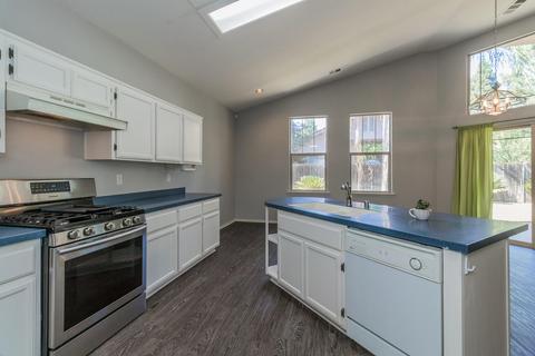 1446 E Parkview Ct, Visalia, CA 93292 photo 10