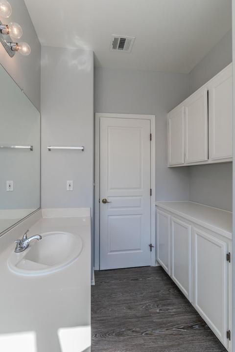 1446 E Parkview Ct, Visalia, CA 93292 photo 27